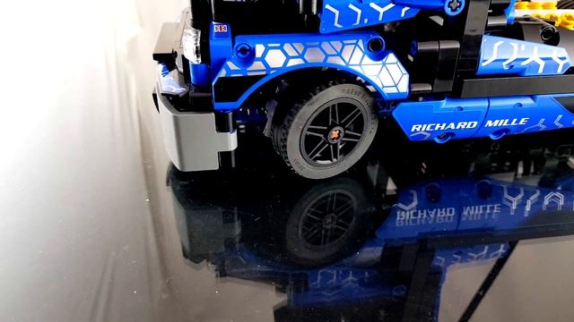 LEGO Technic 42123 B model - RaceTruck смотреть онлайн
