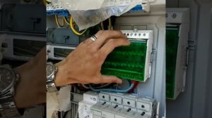 Дополнительная шина в стандартный кросс-модуль от Schneider Electric.