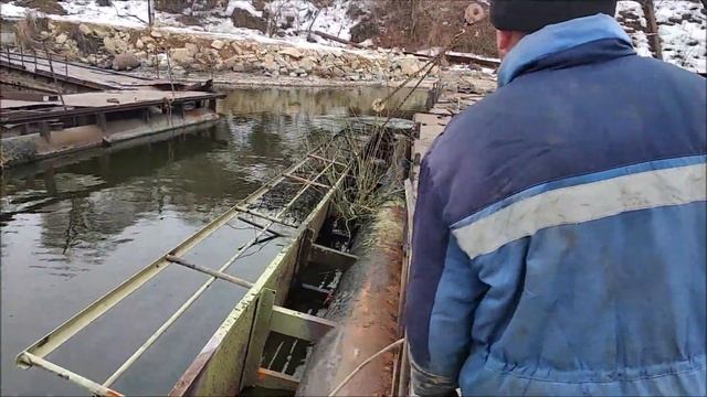 Восстановление рыбхоза. Подъём утонувшей секции рыбоводной линии смотреть онлайн