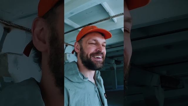 Малярные работы в будущей сувенирной мастерской