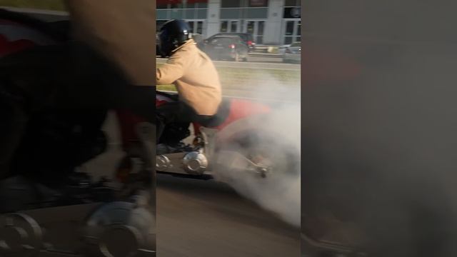 ARCH MOTORCYCLE BURNOUT