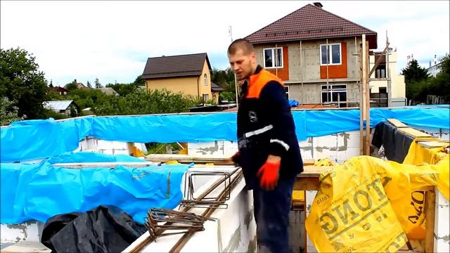Как сделать армопояс под плиты перекрытия в доме из газобетона.  Часть 1.  Арматурный каркас.