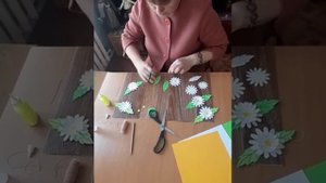 Мастер-класс по бумагоплетению "Браслет ромашка".