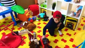 Руслан и Брат БЛИЗНЕЦ спорят кто КРУЧЕ | Умный ШКОЛЬНИК и Тупой или каждый Школьник такой |РОМАРИКИ