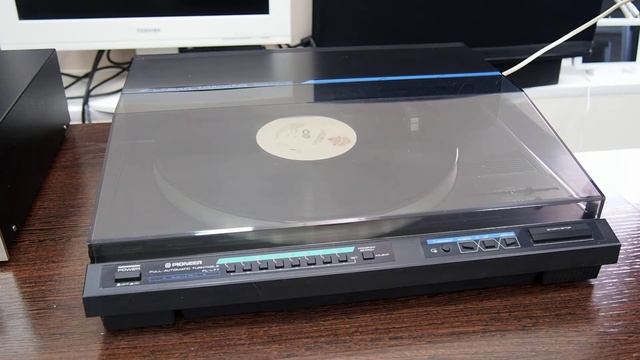 Pioner PL-L77 высшего класса, тангенциальный, оптическое отслеживание треков.