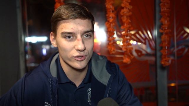 Степан Старков посмотрел матч против "Авангарда" вместе с болельщиками