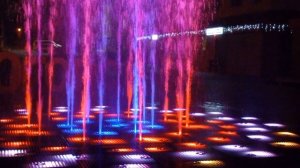 Пешеходный светомузыкальный фонтан