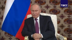 Встреча президента России Владимира Путина и президента Ирана Масуда Пезешкиана в Ашхабаде