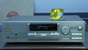 KENWOOD DMF-7020 ¥94,000(2000年頃) минидисковая дека 24bitD.R.I.V.E.