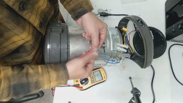 ремонт термопота Heart Hutch HH-055 не включается смотреть онлайн