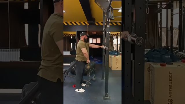 Тренировка дельт