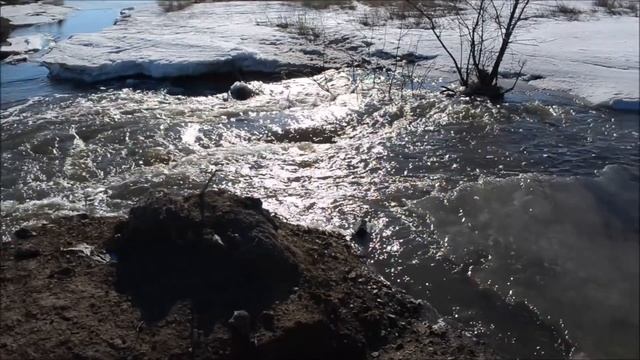 Разрушение дамбы в паводок, ради ее спасения. Наводнение в Караганде 2016 смотреть онлайн