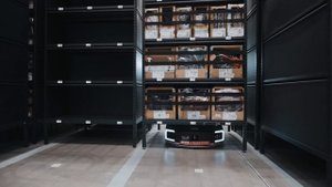 Роботы Geek на складе Декатлон в Москве 2021 (другое видео)