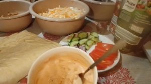 На ужин шаурма?)