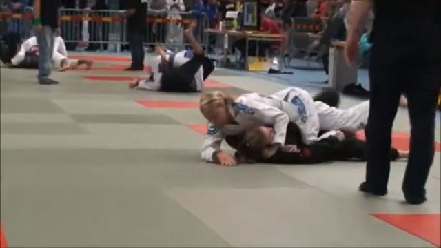 BJJ RM 2012 damer -69kg Ida Clavell vs Sanna Johansson смотреть онлайн