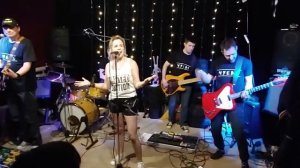 ЧУЕВА - Звезды в ладонях (live Квартирник на Лобачевского)