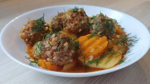 Тушеная картошка с тефтелями-вкусный обед или ужин! Это блюдо будете готовить всегда!