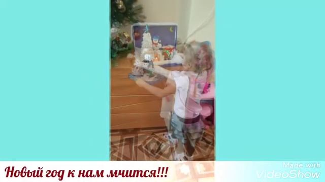 МБДОУ 13 Улыбка г. Ивантеевка_ В большом просторном зале мы ёлку украшали!!! смотреть онлайн