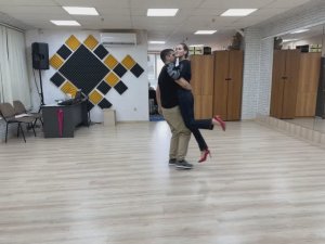 Свадебный танец.
Quest Pistols - Ты так красива