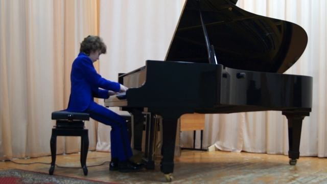 Й.Гайдн Соната №27 соль мажор I часть, В.Гаврилин Пьесы для фортепиано тетрадь II. Токката смотреть онлайн