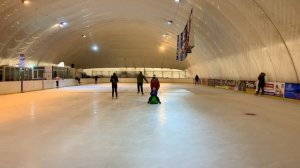 Первый разок зимой на каток!!! Влог!