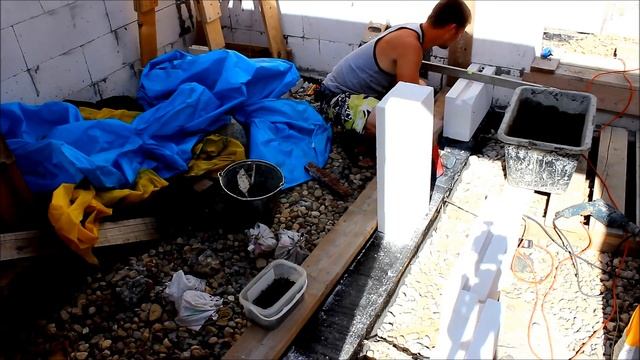 Внутренние стены жилого дома (перегородки) из газобетона.  Ч2.  Гидроизоляция и возведение стен.