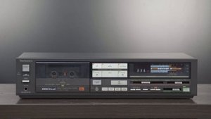 Technics RS-B90 ￥79,800(1983年頃) три аудио головки, сквозной канал.