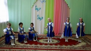 "Ходила младешенька по борочку"