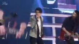 ДИМАШ ТАНЦУЕТ / ФАНАТЫ КРИЧАТ