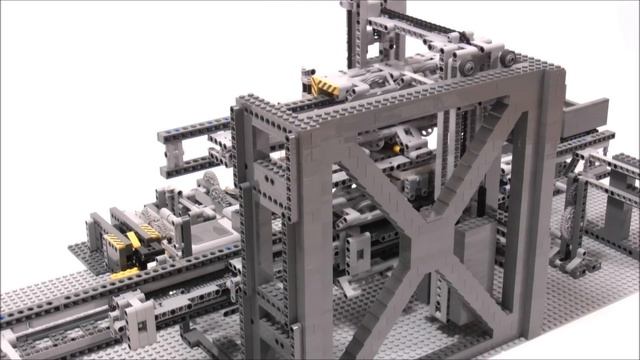 LEGO Automatic Crane Loader for GBC Train смотреть онлайн
