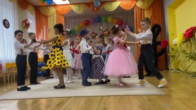 Песня Очень жалко расставаться