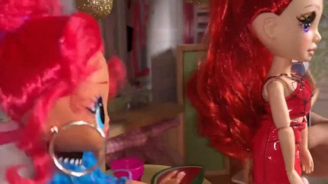 Rainbow high dolls Ruby and skyler Christmas party with their mom смотреть онлайн