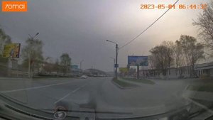 Такси Максим. Как проехать на красный свет светофора.