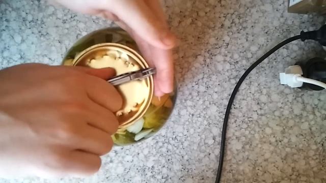 Открытие крышки 3-л банки Leatherman Style CS смотреть онлайн