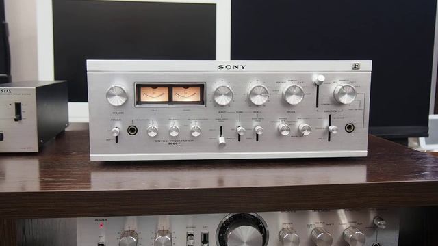 SONY TA-2000F ￥128,000(1971年発売) Предварительный усилитель высшего класса.