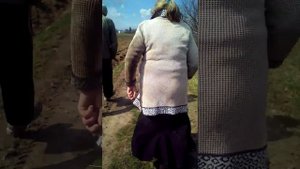 Жесть син тащет пьяною мамку домой !!!!!ЧАСТЬ 1