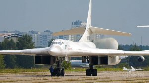 Ту-160 Взлёт на форсаже и проходы на низкой высоте. Белый лебедь