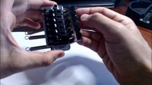 А что, так можно было? Винты для тремоло Floyd Rose с полостью для струн.