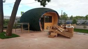 Арочный дом купольной формы на базе каркаса из фанеры.