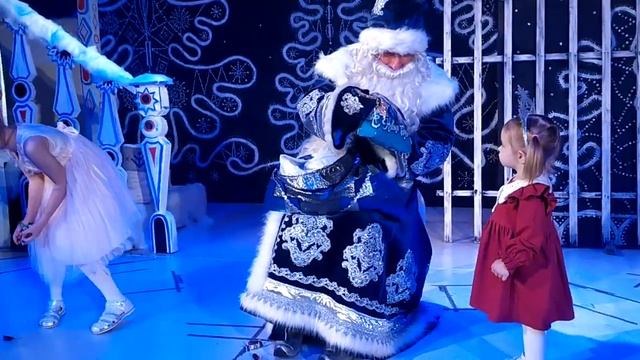 Маша и дед мороз смотреть онлайн