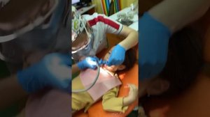 Раина у стоматолога.  Лечим зубки