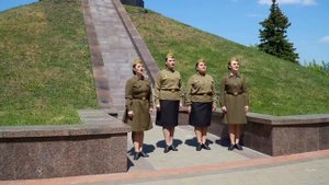 Ансамбль песни и танца "Околица" - "Десятый наш десантный батальон" ("Нам нужна одна победа")