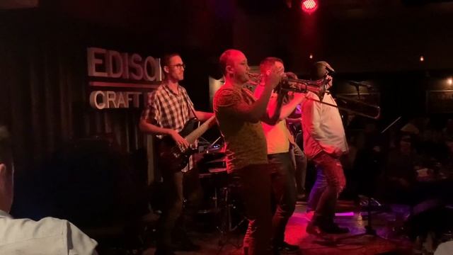 Ботаникал Гардэн - Р.Ж.Д смотреть онлайн