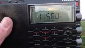 Comparing Tecsun PL-880 vs PL-660 on the telescopic antenna
