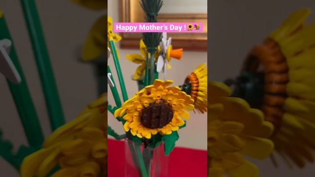 Daffodils and Sunflowers made by Lego - a special gift from my beloved boys! смотреть онлайн