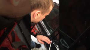 вскрытие ваз 2112 с помощью верёвки (не лайф хак)