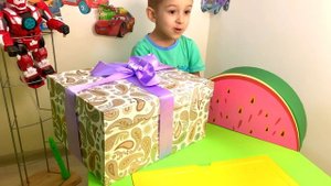 Деду Морозу нужна помощь?Агент Ромарик за дело!Собираем сборную модель самолета «Таня» из м/ф Тачки