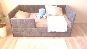 Кровать мягкая купе в синем цвете