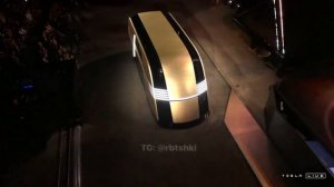 Илон Маск представил роботакси Tesla Cybercab и маршрутку Robovan.