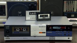 Lo-D D-7 ￥59,800(1982年発売) сквозной канал, 3 головки, титановое напыление, от 20 Гц до 21 кГц.